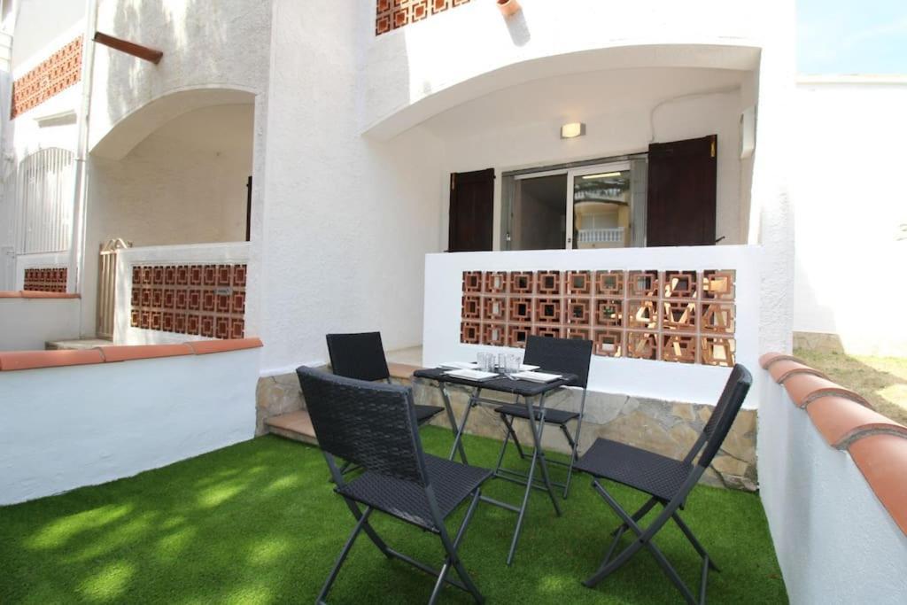 Appartement Situe A 100 M De La Plage Empuriabrava Εξωτερικό φωτογραφία